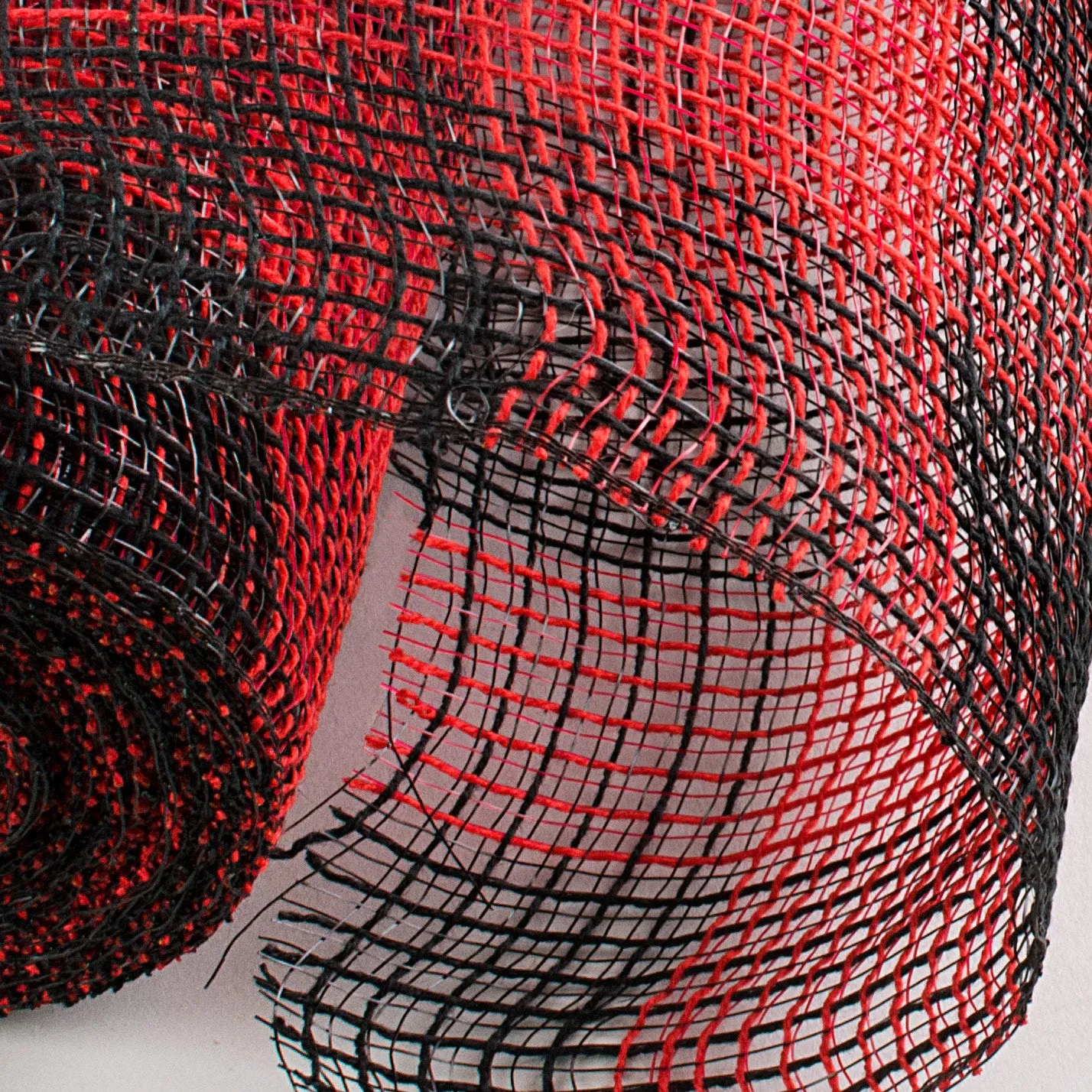 10" Fabric Mesh: Black & Red Plaid