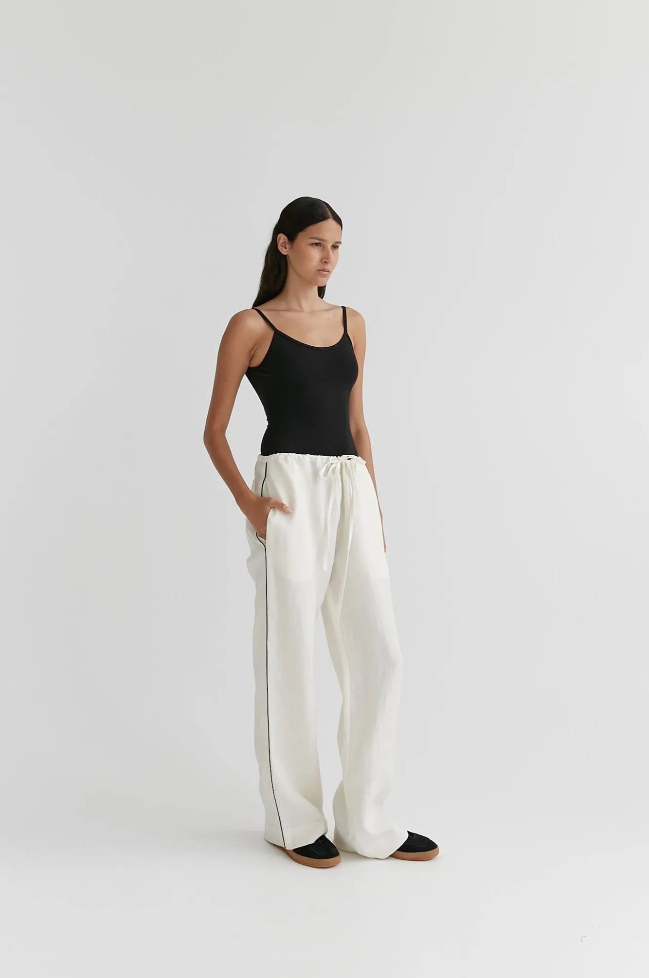 Contrast Piping Drawstring Pant