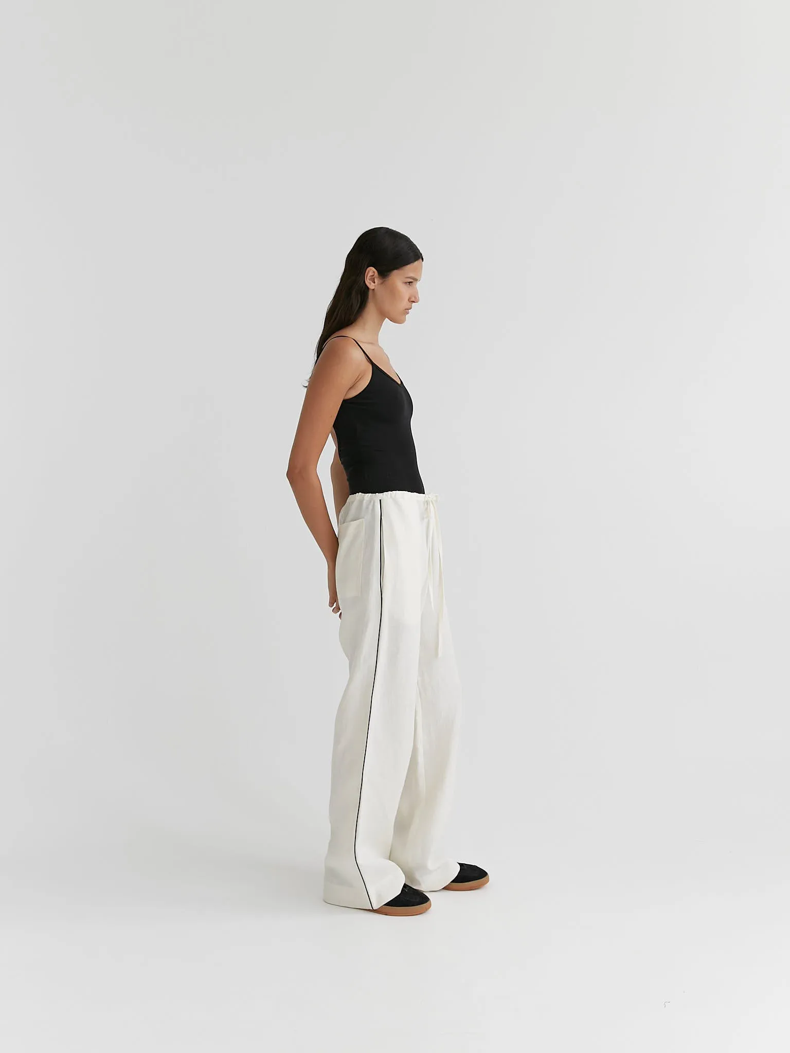 Contrast Piping Drawstring Pant