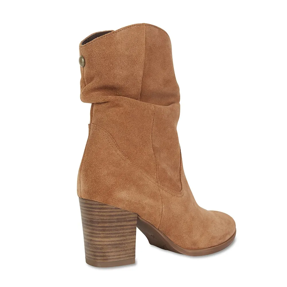 Ecuador Boot in Tan Suede