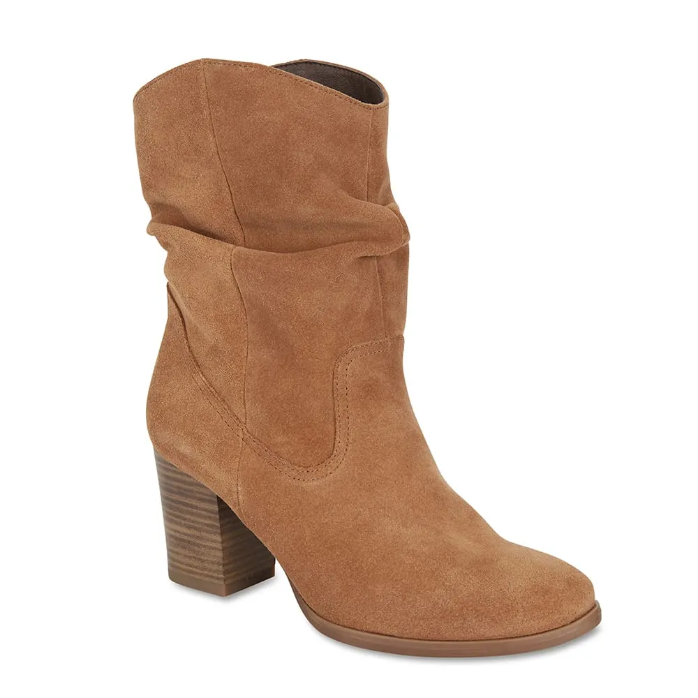 Ecuador Boot in Tan Suede