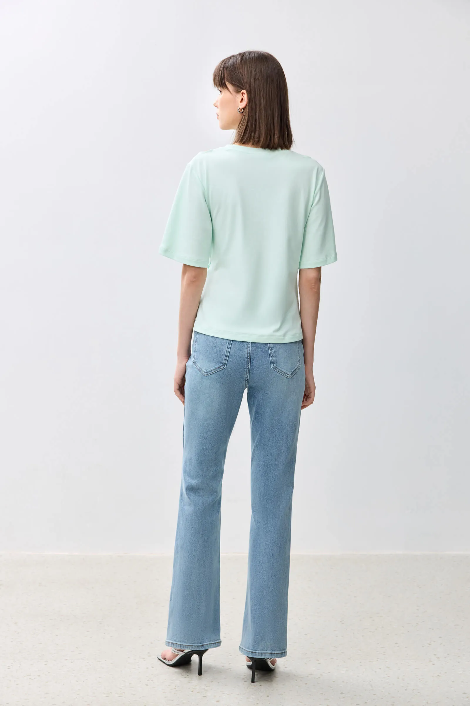 LILY Off-Shoulder T-Shirt