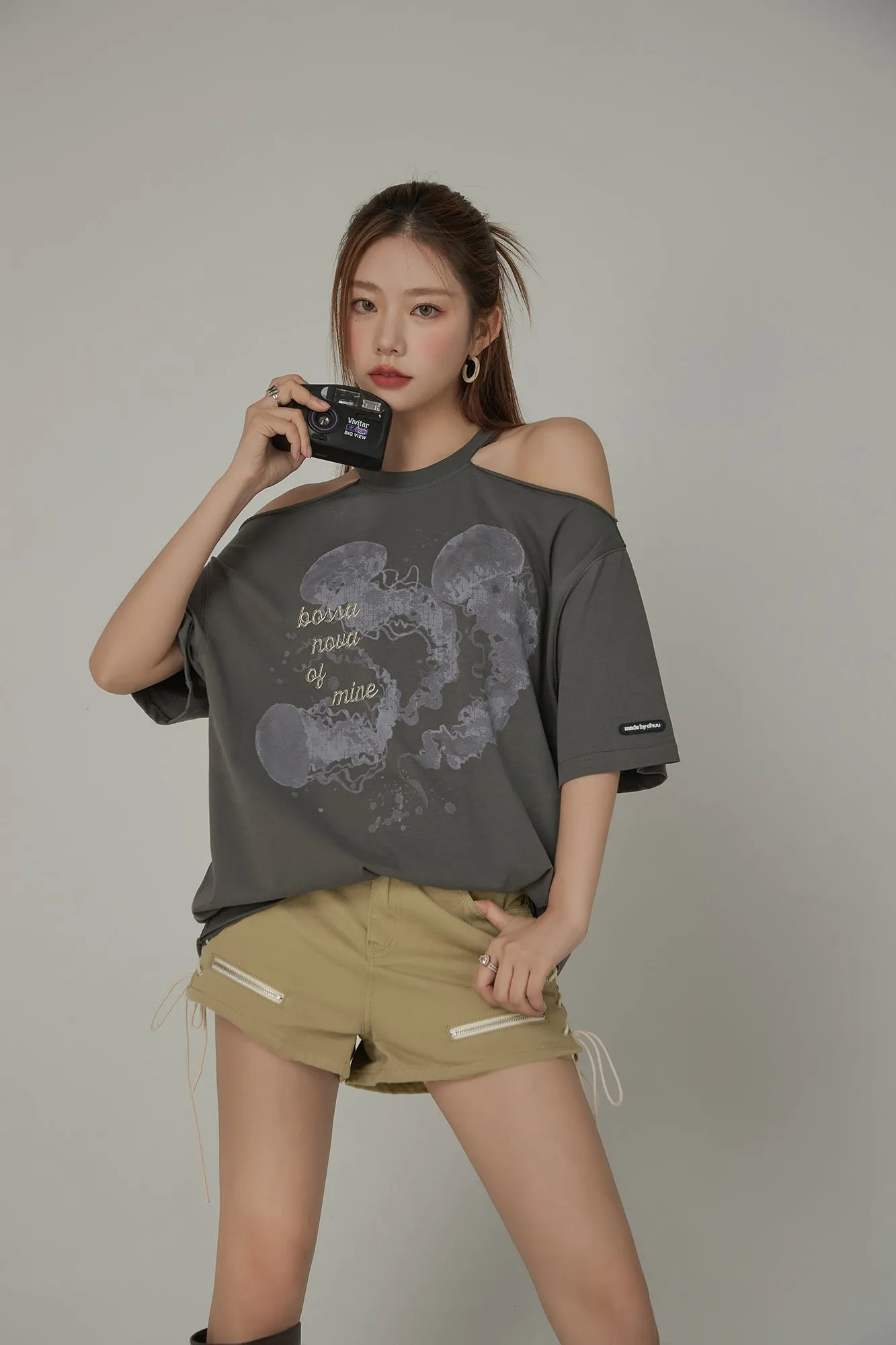 Off-The-Shoulder Jelly Fish Loose-Fitting T-Shirt