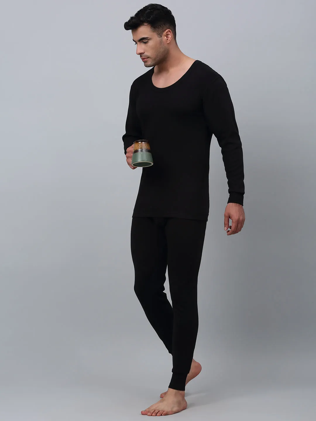 Solid Round Neck Full Sleeves Black Thermal Top For Men